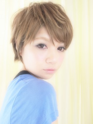 小顔にみせる大人ナチュラルショートヘア ヘアカタログ 銀座 美容室 Amis By Air
